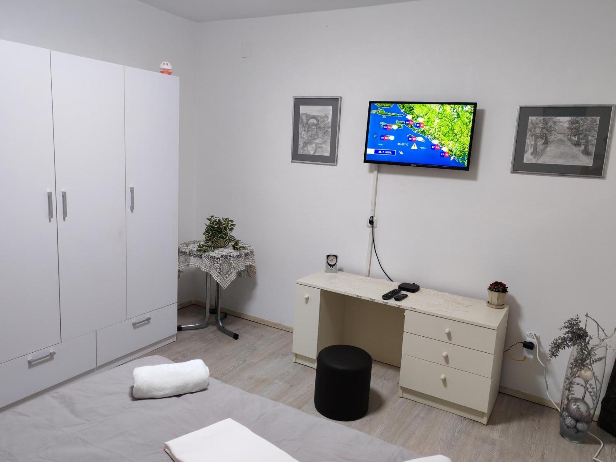 Apartman Ivana Karlovac Bagian luar foto