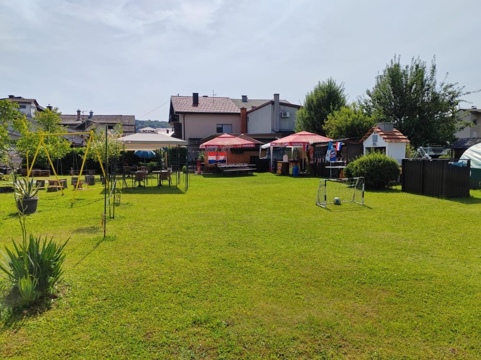 Apartman Ivana Karlovac Bagian luar foto